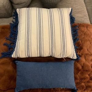 Pillow set